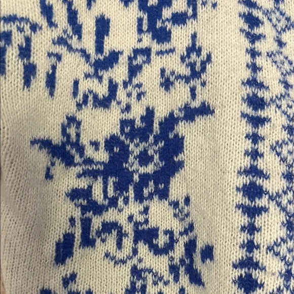 SHEIN Cream and Blue Patterned Knit Jacket - Picture 3 of 4